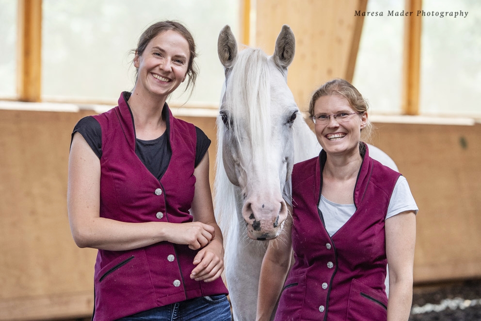 Frau Osteo und Frau Dressage